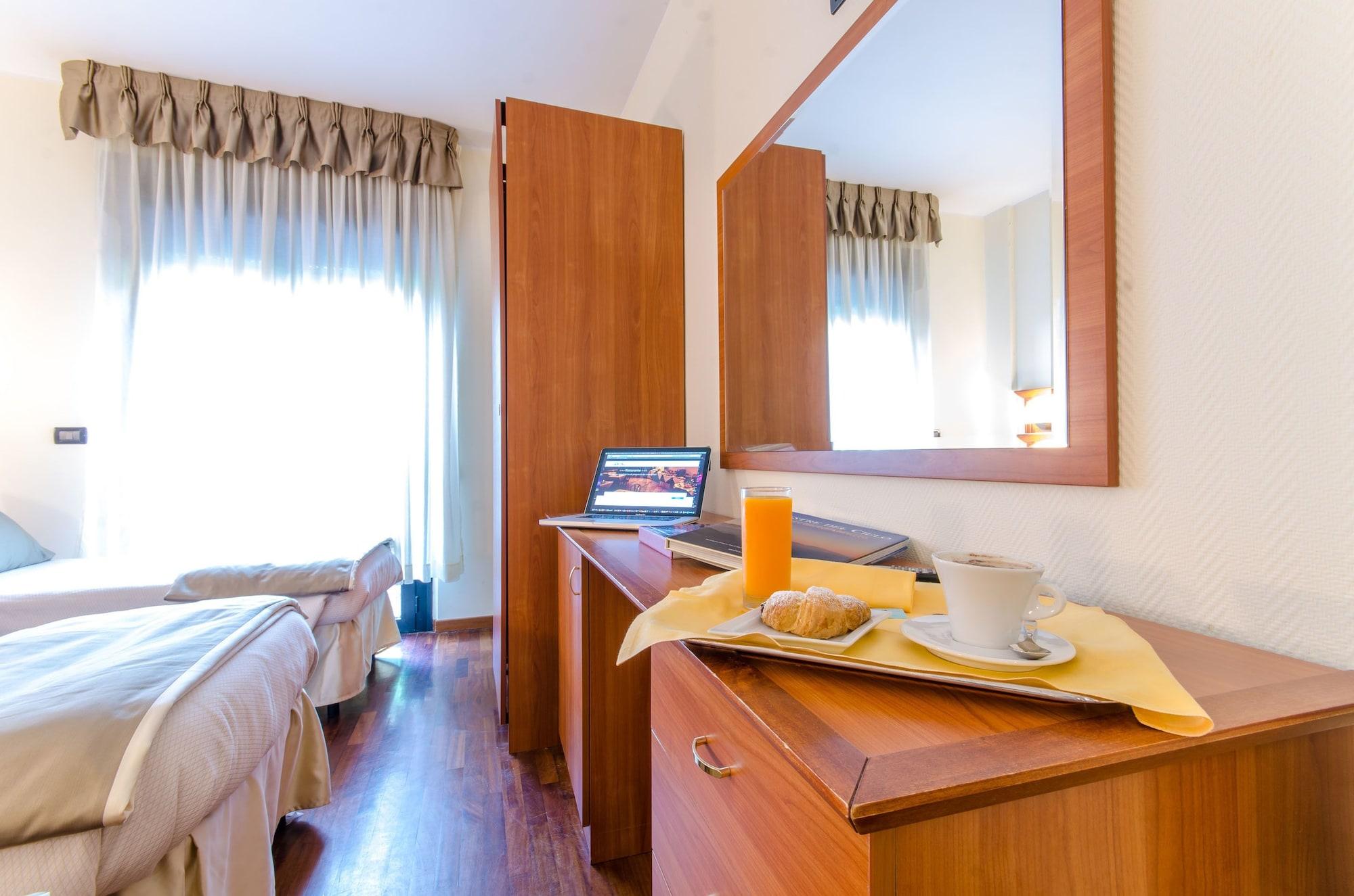 Hotel Federico II L'Aquila Bagian luar foto