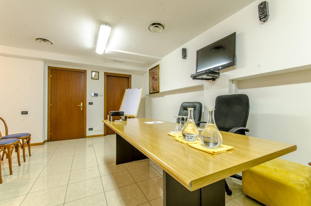 Hotel Federico II L'Aquila Bagian luar foto