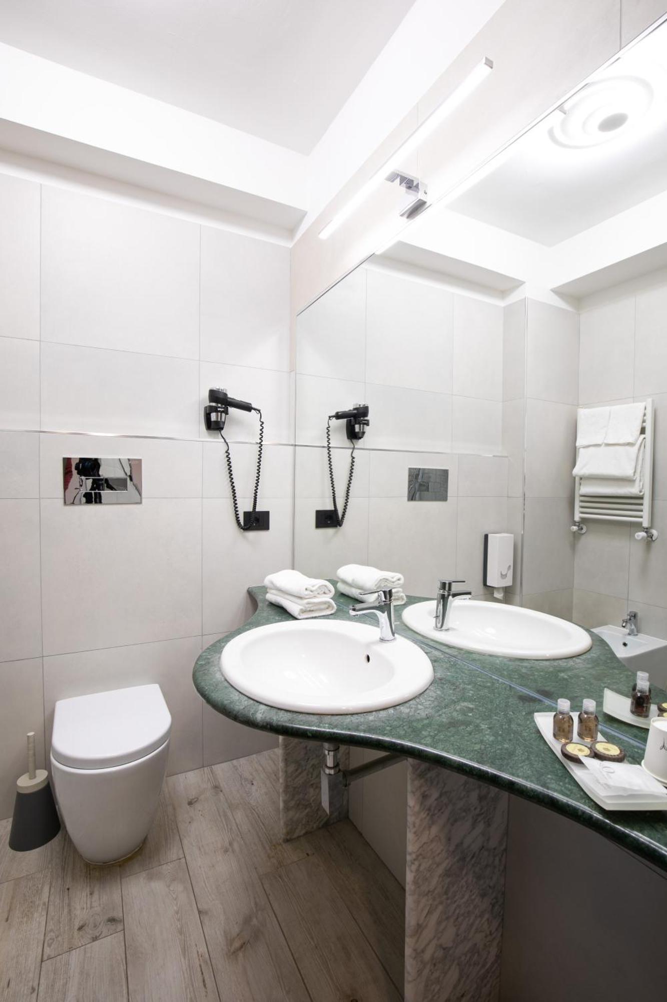 Hotel Federico II L'Aquila Bagian luar foto